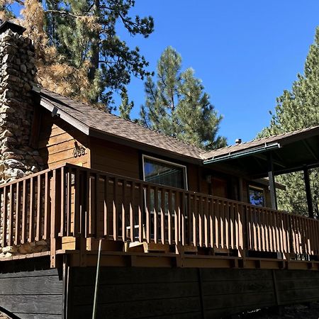 Snow Bunny Lodge - Perfect Big Bear Getaway! Deck With A New Hot Tub And Charcoal Barbecue! Big Bear Lake Exterior foto