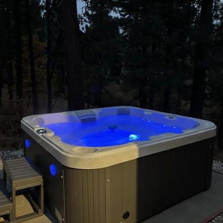 Snow Bunny Lodge - Perfect Big Bear Getaway! Deck With A New Hot Tub And Charcoal Barbecue! Big Bear Lake Exterior foto