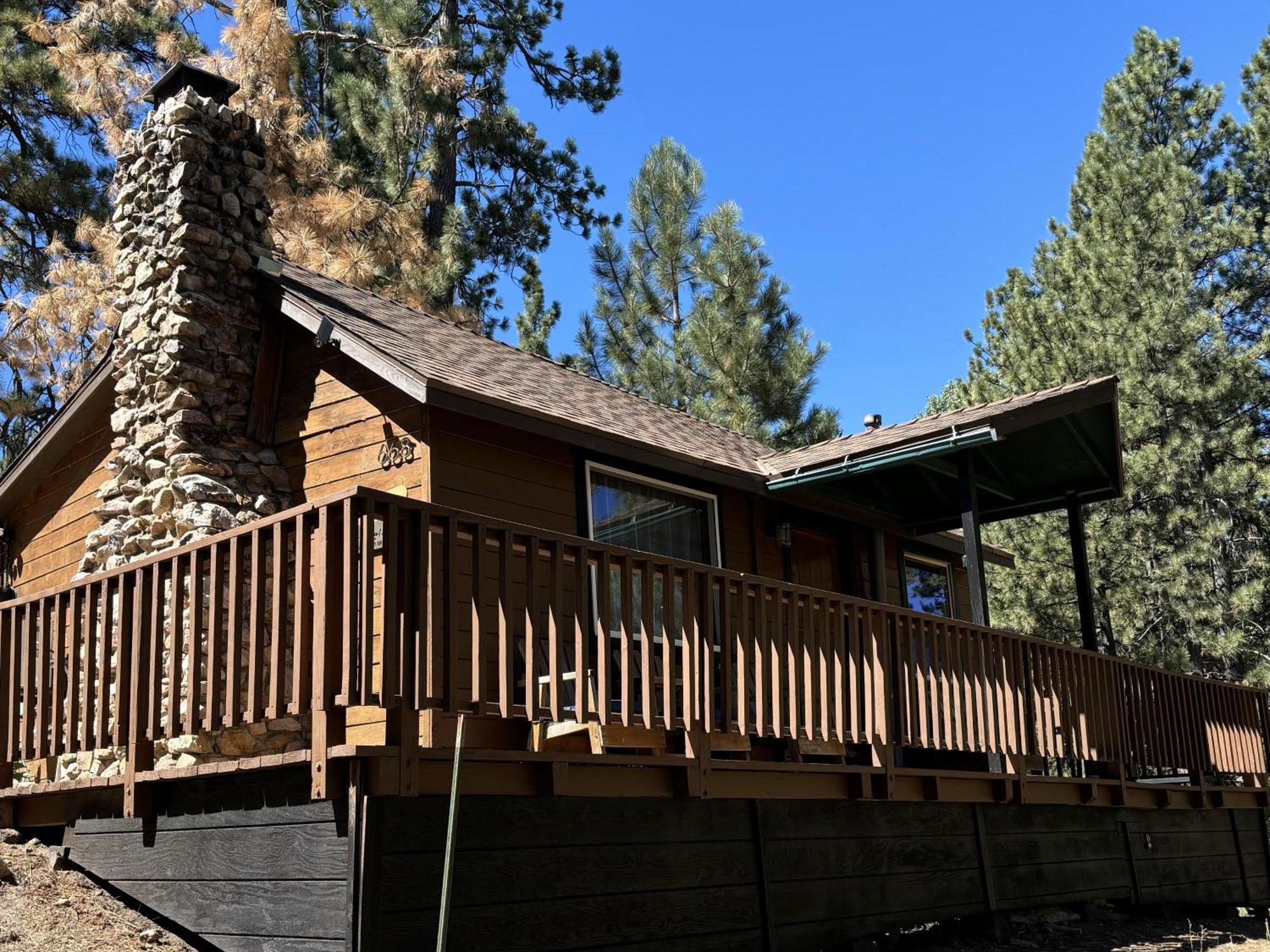 Snow Bunny Lodge - Perfect Big Bear Getaway! Deck With A New Hot Tub And Charcoal Barbecue! Big Bear Lake Exterior foto
